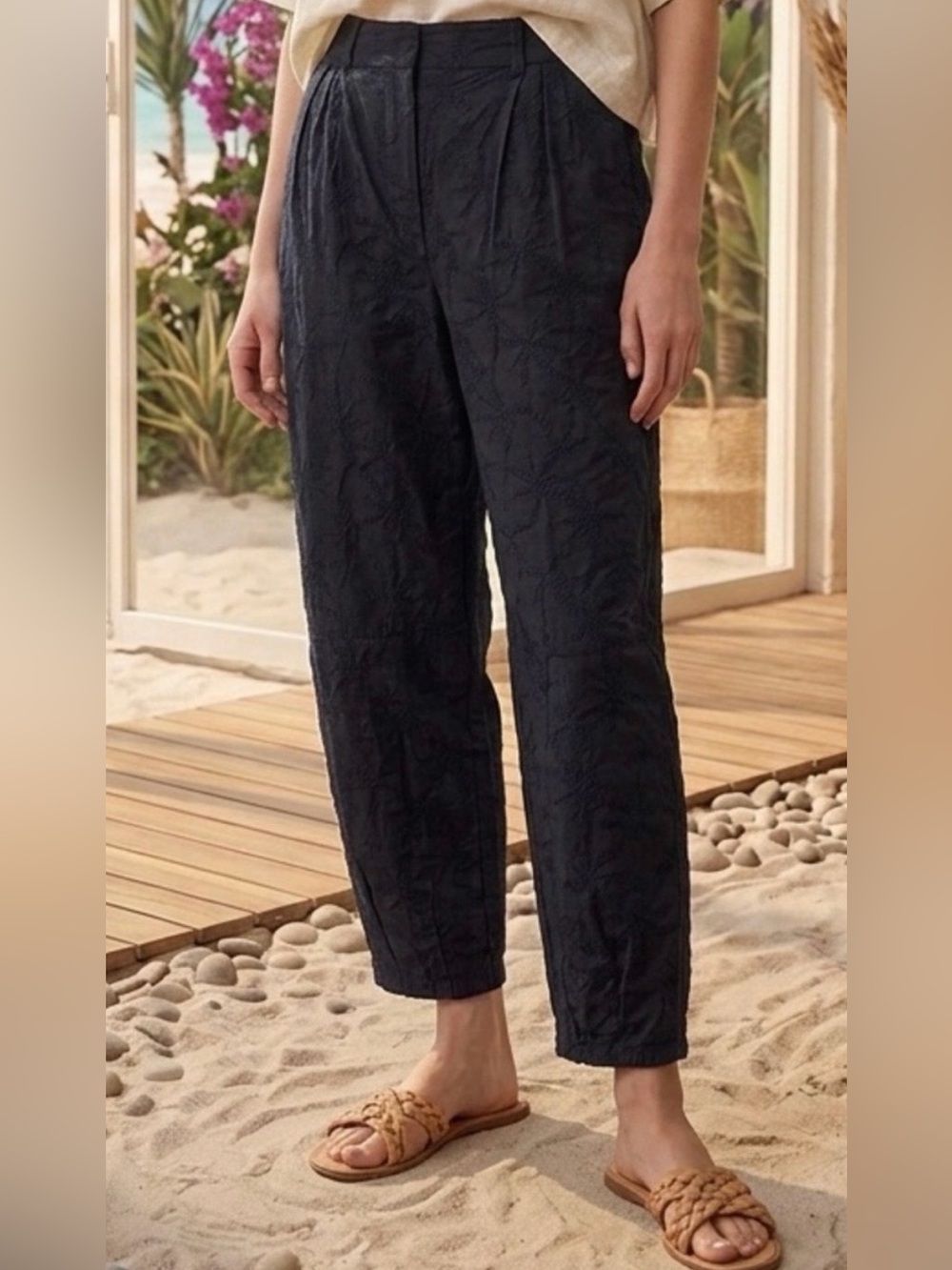 House of Harlow 1960 Black Embroidered Barrel Leg Tapered Crop Pants Size Medium